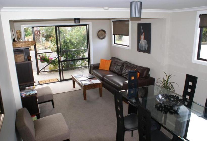 膳宿费 73 Milton Accommodation