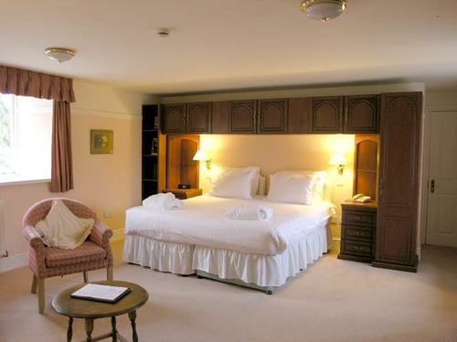 펜션 Dolserau Hall