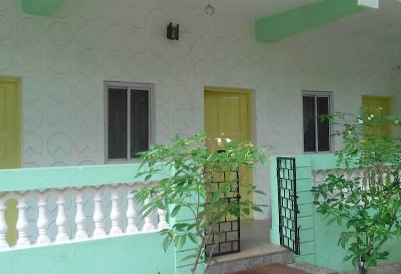 פנסיון Goa Velha Guest House