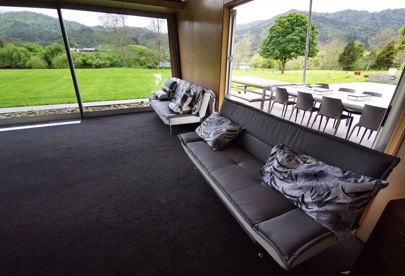 بنسيون Hakarimata Lodge   Riverside Sanctuary