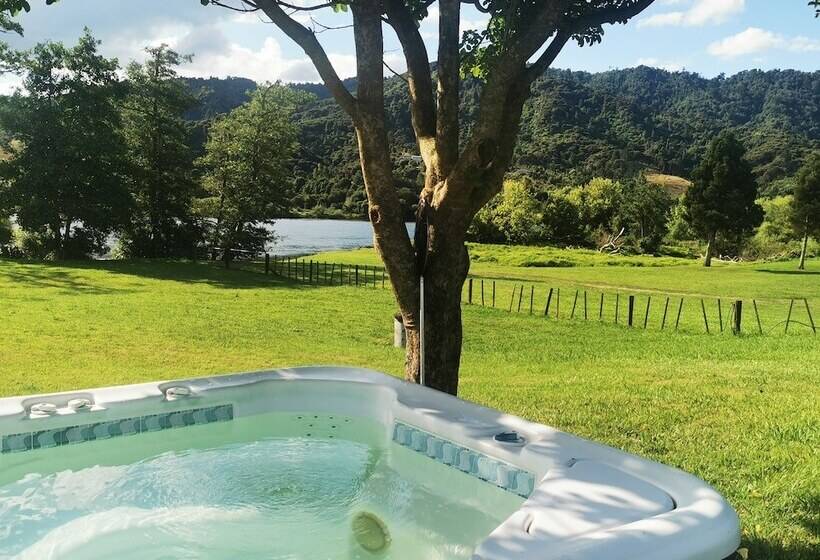 פנסיון Hakarimata Lodge   Riverside Sanctuary