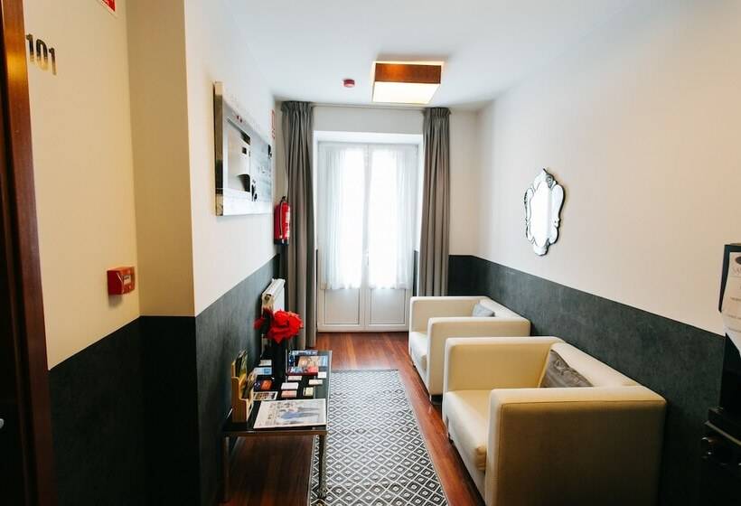 پانسیون Hostal San Sebastian Centro