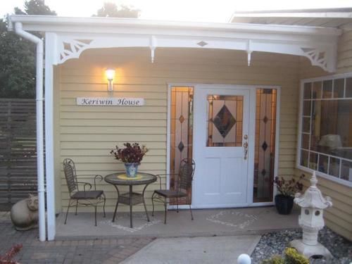 پانسیون Keriwin House
