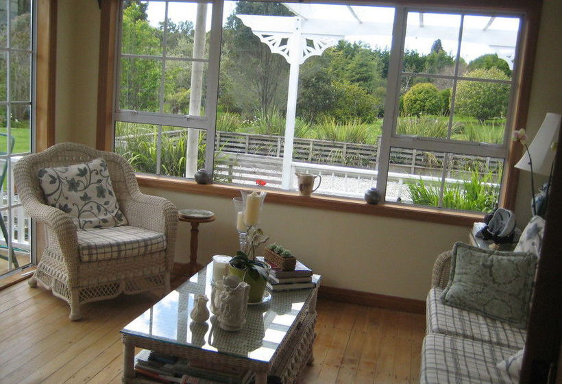 پانسیون Keriwin House