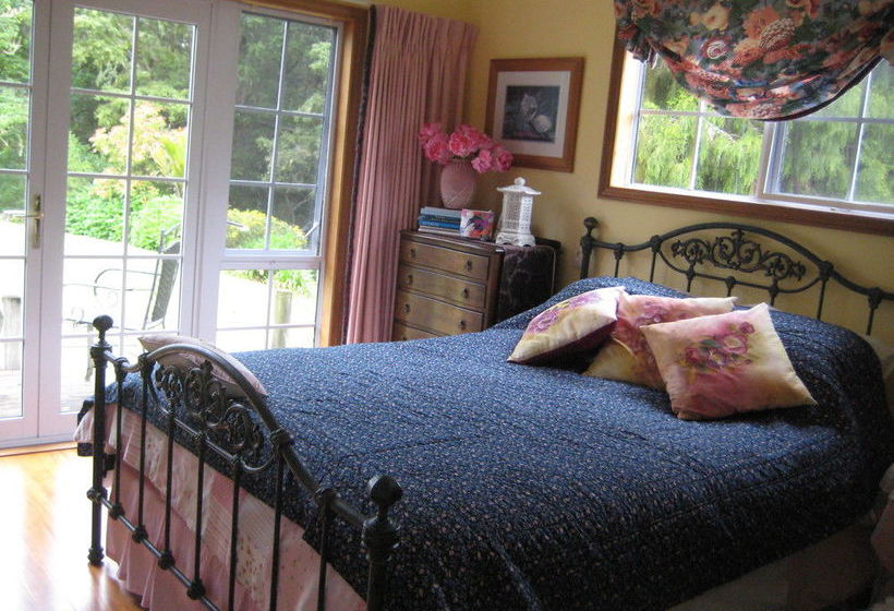 پانسیون Keriwin House