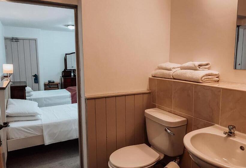 بنسيون The Blenheim Buttery