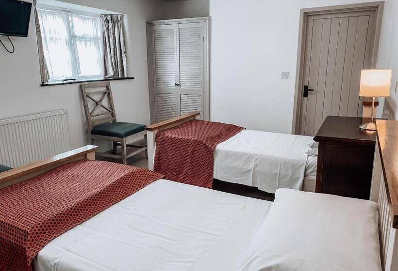 بنسيون The Blenheim Buttery