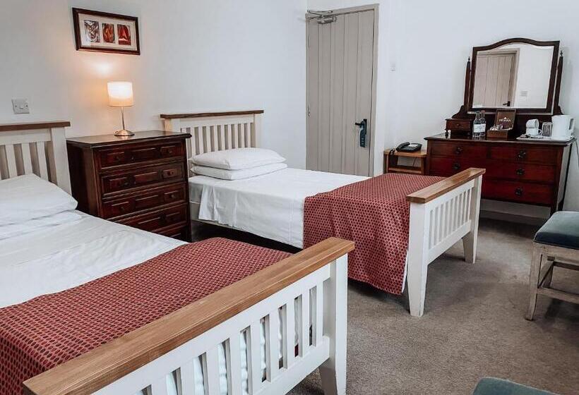 بنسيون The Blenheim Buttery