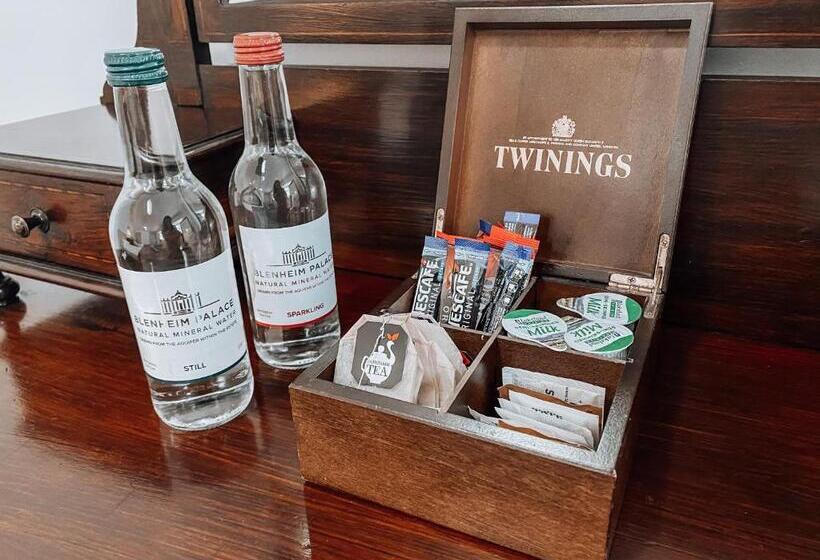 بنسيون The Blenheim Buttery