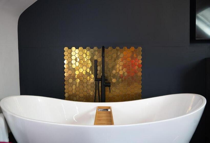 بنسيون The Briers Country House