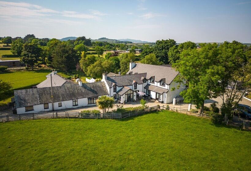 بنسيون The Briers Country House