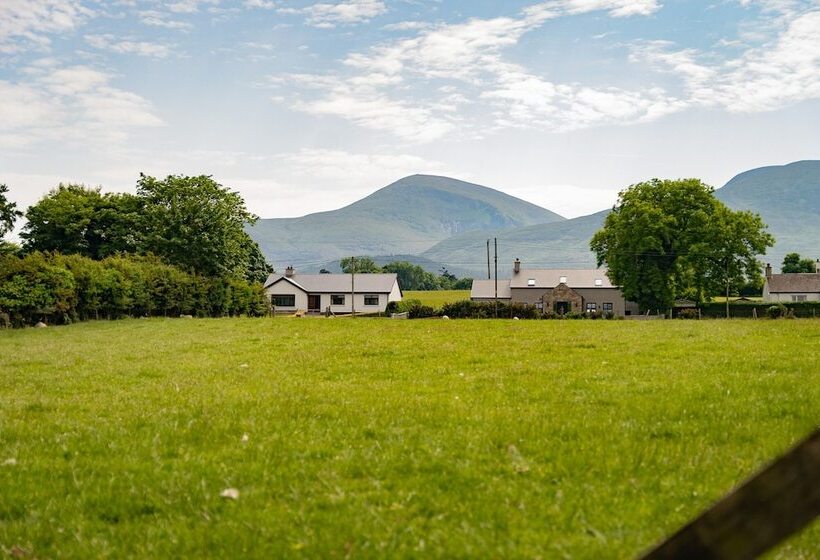 بنسيون The Briers Country House