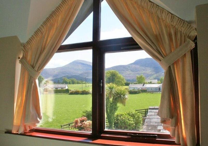 بنسيون The Briers Country House