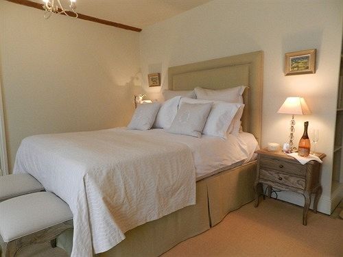 بنسيون The Glove House