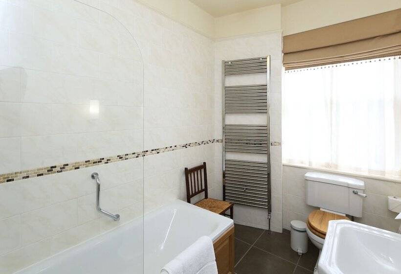 膳宿费 The Old Vicarage Dolfor