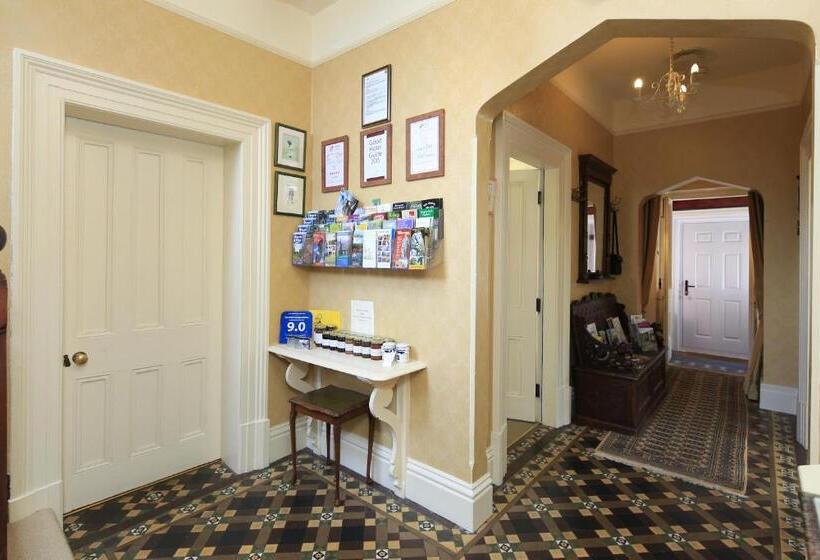 膳宿费 The Old Vicarage Dolfor