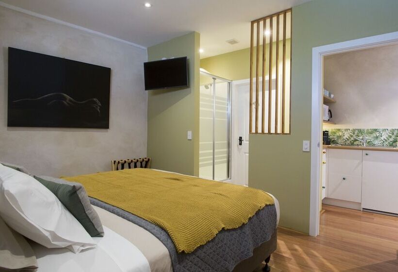 بنسيون Woodstock Suite