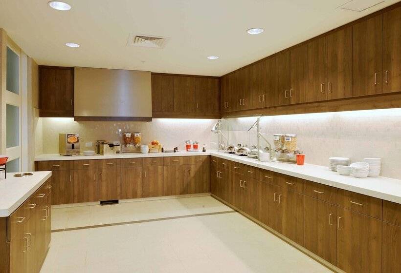 Residence Inn By Marriott Omaha Aksarben Village