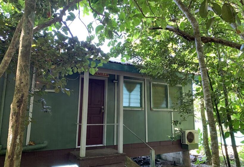 אתר נופש Lusia's Lagoon Chalets