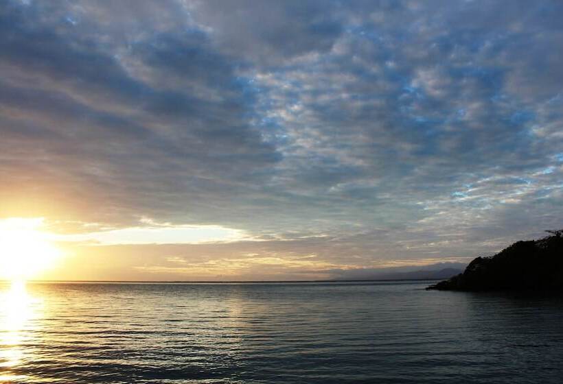 אתר נופש Lusia's Lagoon Chalets