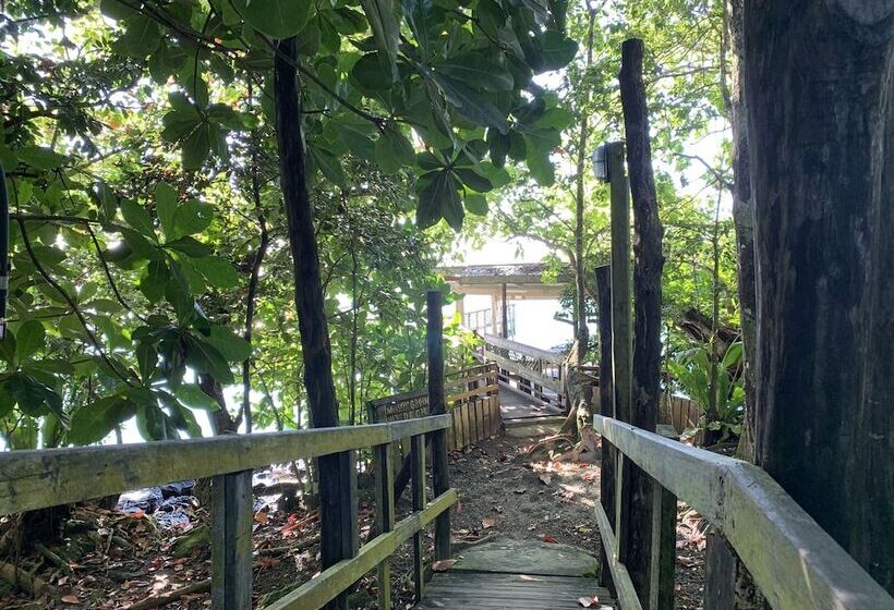 אתר נופש Lusia's Lagoon Chalets