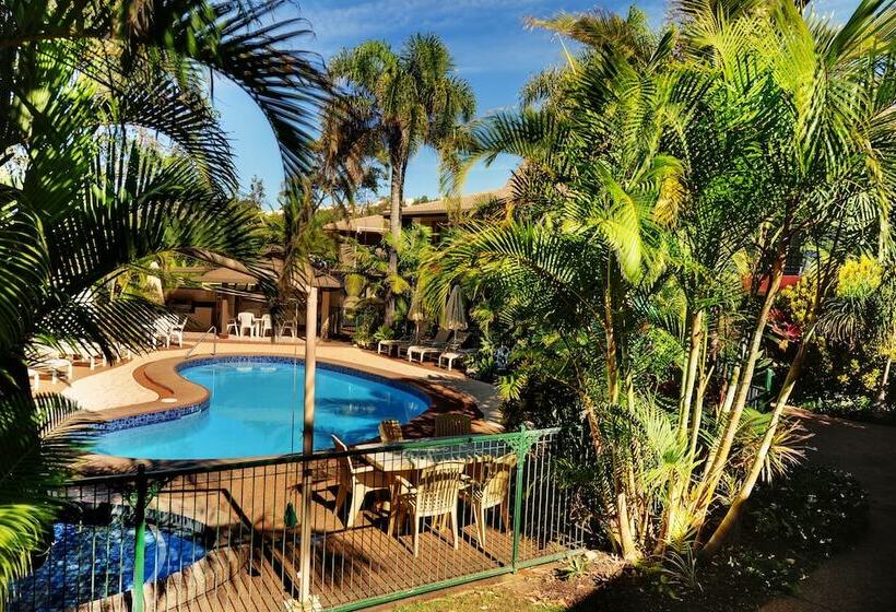 Smugglers On The Beach