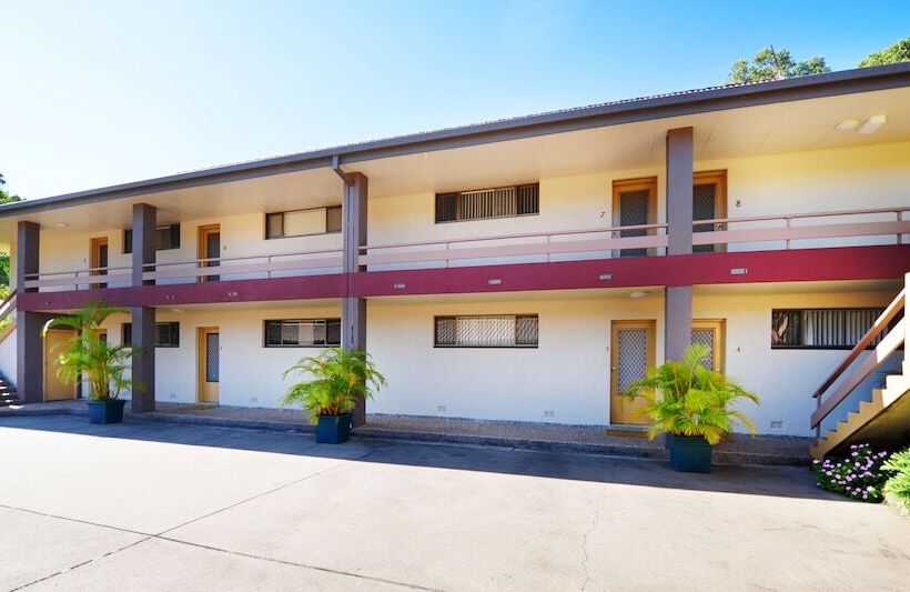 Smugglers On The Beach