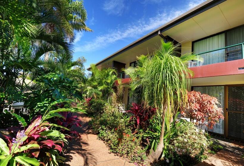 Smugglers On The Beach