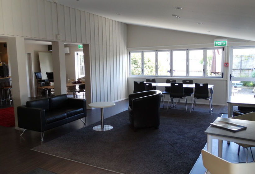 Southpacific Motel And Conference Centre