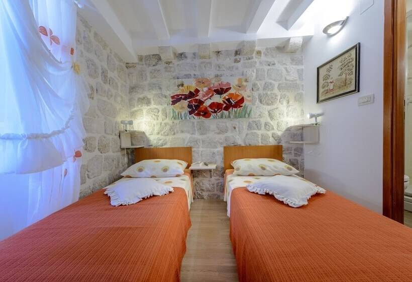 Studio Apartments Stradun