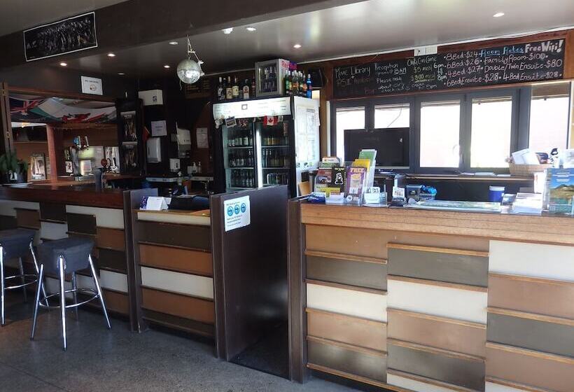 Taupo Urban Retreat   Hostel