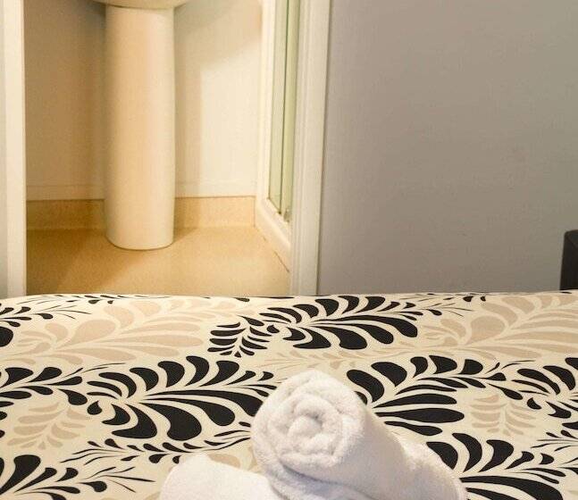 Taupo Urban Retreat   Hostel