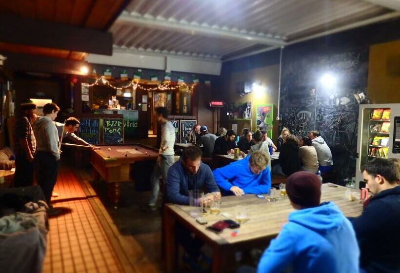 Taupo Urban Retreat   Hostel