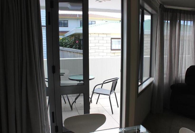 The Anchorage Apartments