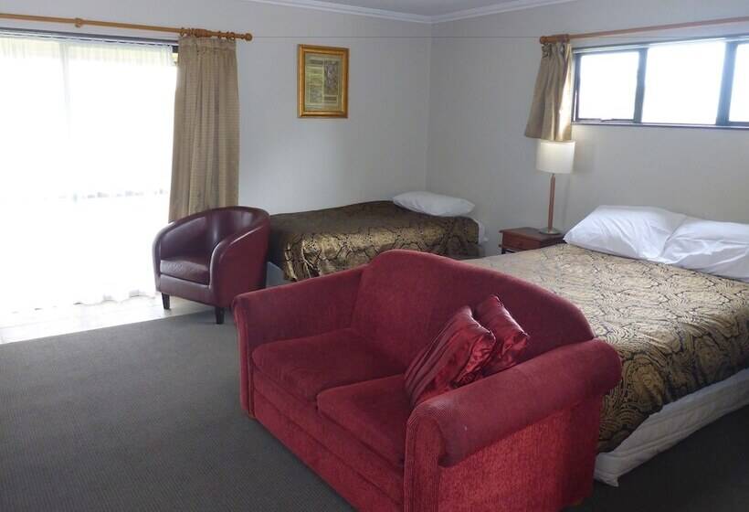 Westport Kiwi Holiday Park & Motels
