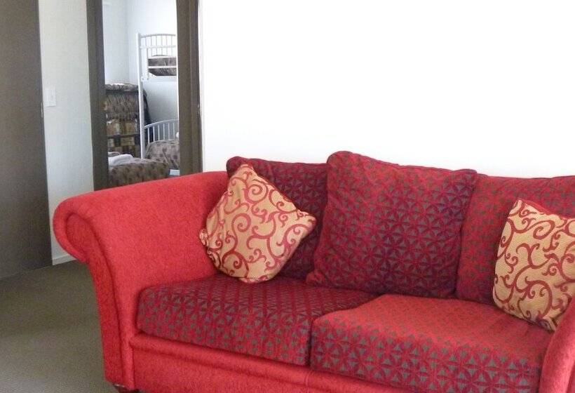 Westport Kiwi Holiday Park & Motels