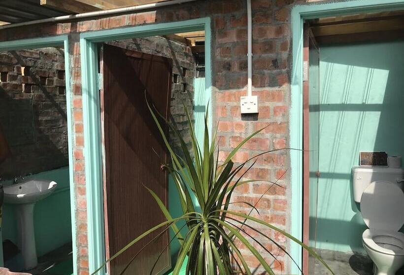 ユースホステル Indiana Cafe And Beds