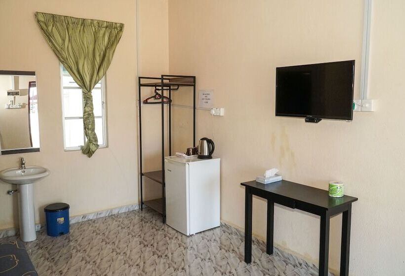 ユースホステル Indiana Cafe And Beds