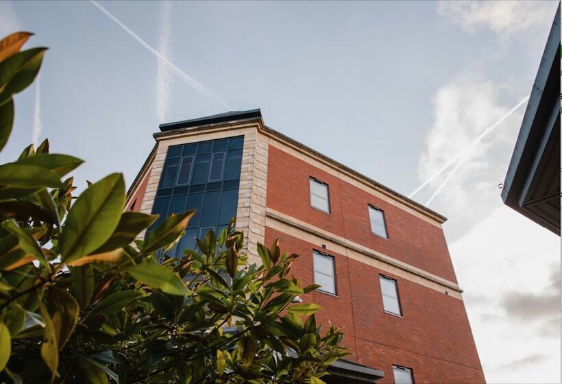 Общежитие Modern Studios   Reading