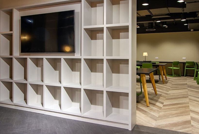 Общежитие Modern Studios   Reading