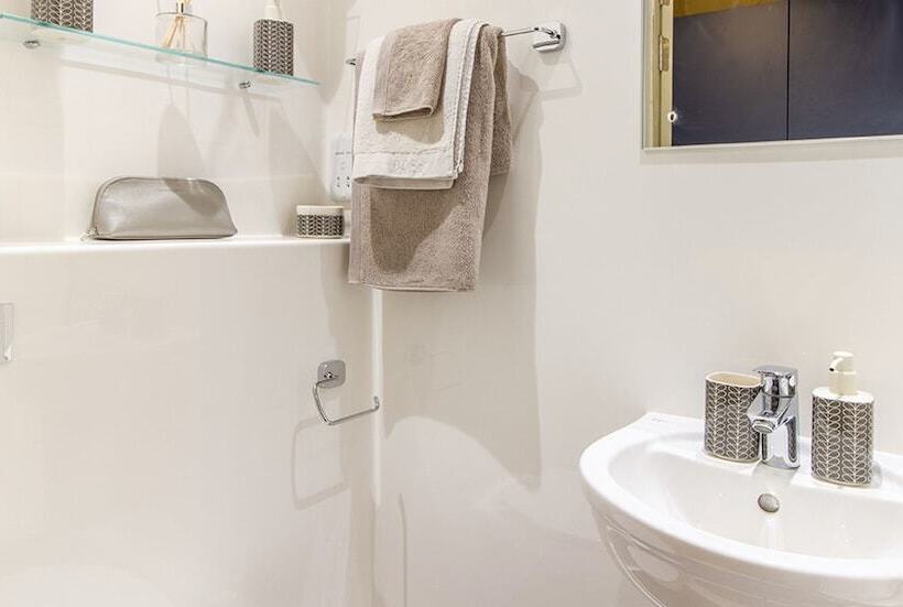 Общежитие Modern Studios   Reading