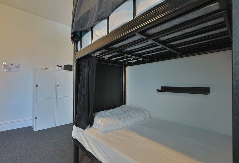 Общежитие Azzuro Pod Hotel   Potts Point