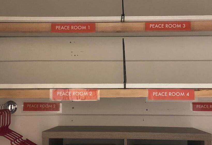 旅馆 Whole Family Barrette