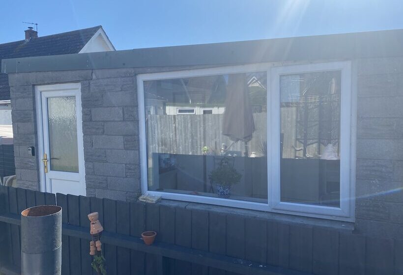 Beautiful 1 Bed Studio In Porthcawl Near Beach