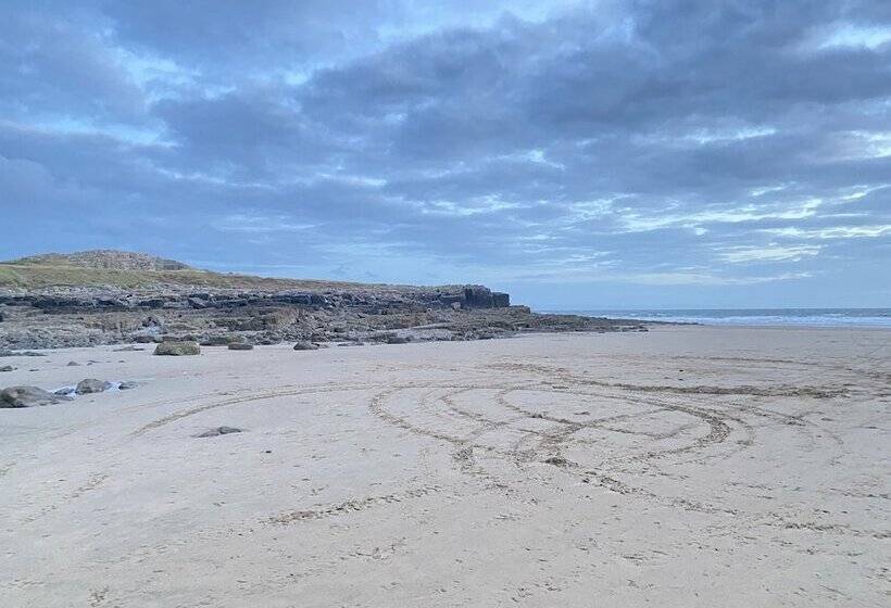 Beautiful 1 Bed Studio In Porthcawl Near Beach