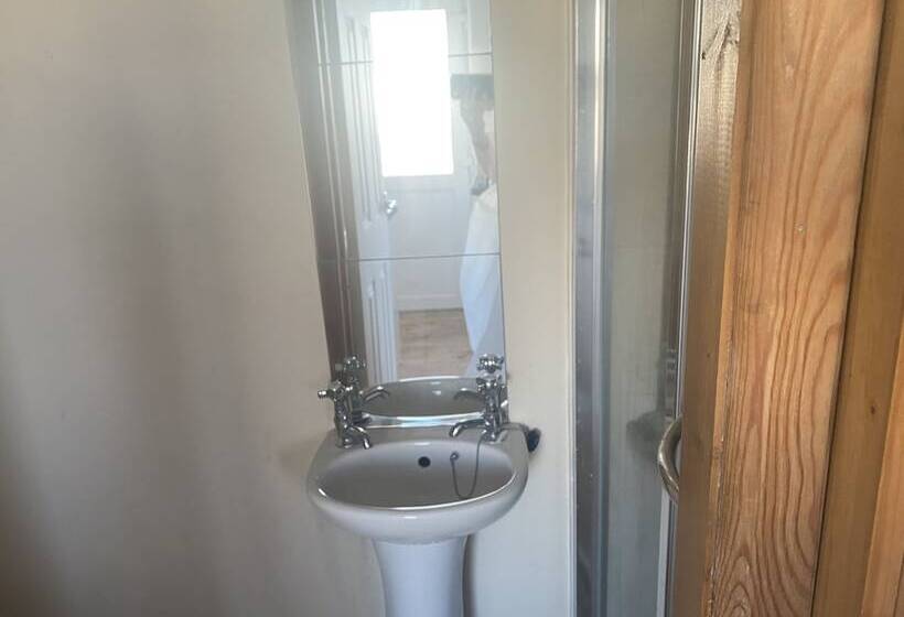 Beautiful 1 Bed Studio In Porthcawl Near Beach