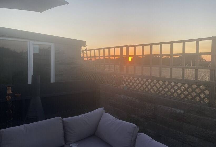 Beautiful 1 Bed Studio In Porthcawl Near Beach