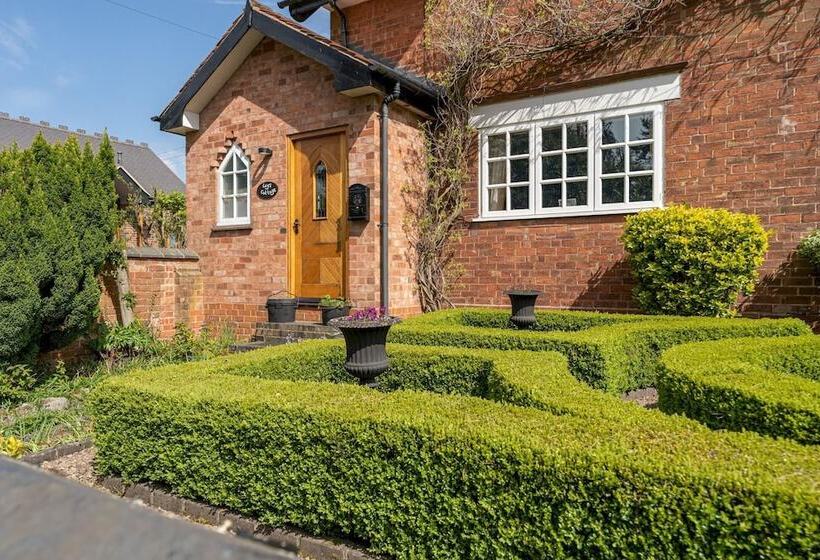 Beautiful Country Cottage