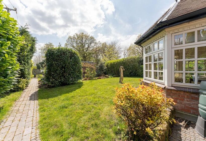 Beautiful Country Cottage