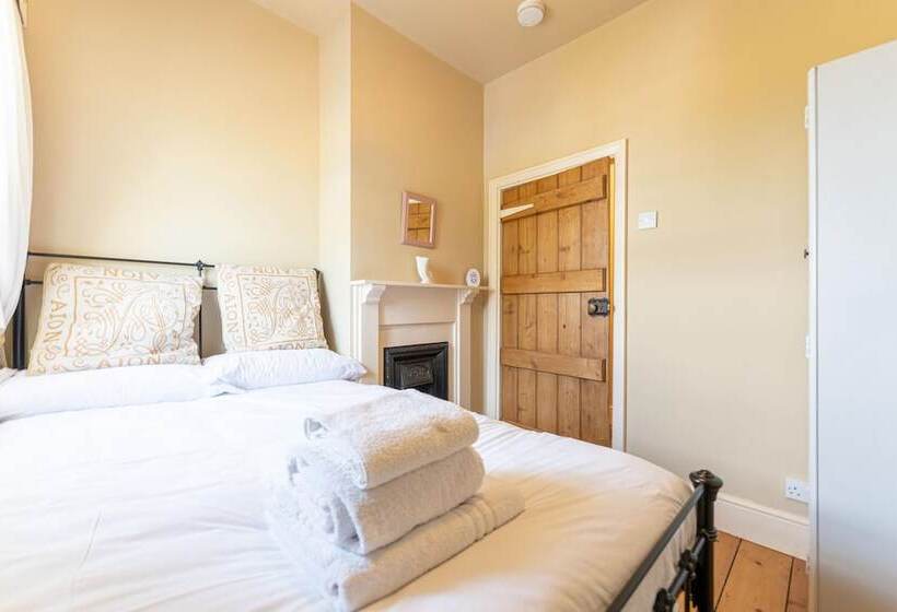 Beautiful Country Cottage